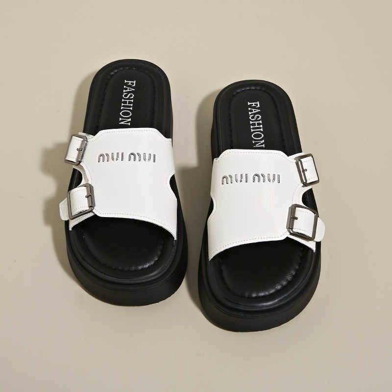 Water Shoes - รองเท้าแตะแบบสวมกันลื่นสำหรับผู้หญิง น่ารัก รองเท้าฟลิปฟลอป รองเท้าแตะแบบสวมใส่ในน้ำ รองเท้าผ้าใบ รองเท้ากีฬา